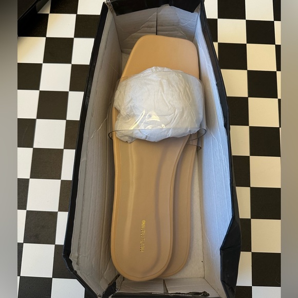 NEW PRETTY LITTLE THING NUDE CLEAR SANDALS SIZE 8 (UK 6) - Picture 5 of 10